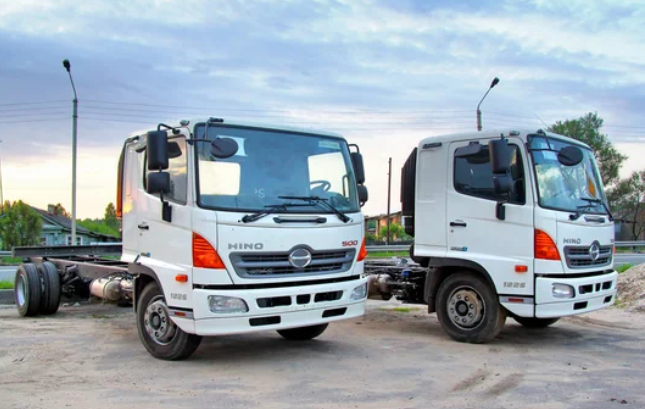 HINO φορτηγό – Έναντι τρίτων Κυβισμός: 4100cc🟠 Επιλογή οποιουδήποτε οδηγού🔸Εκτιμώμενο ασφάλιστρο: €570 – €590💶 Λάβετε προσφορές με χρέωση: