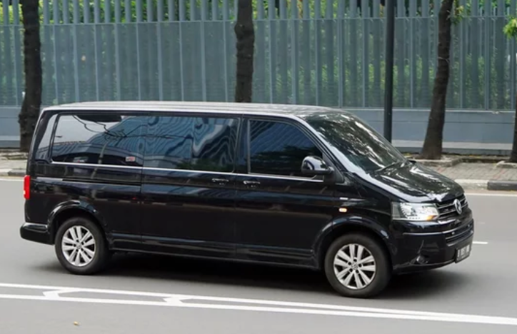 Volkswagen Transporter Sum Insured: €40,000 👉 Est. cost: €710–€740 Down Payment Required: €72